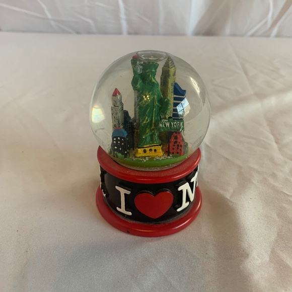 I Love New York water globe snow globe‎ - Picture 1 of 7